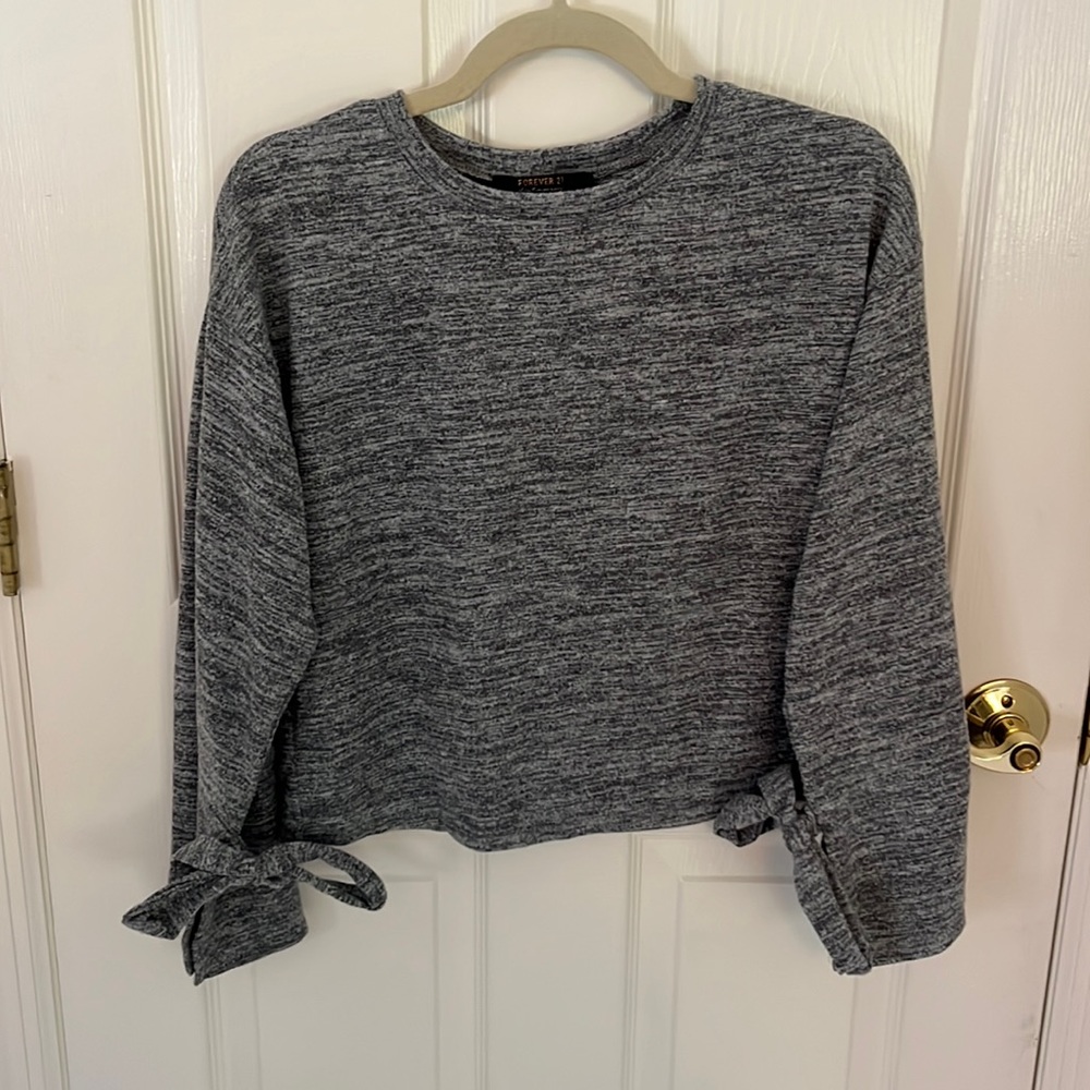 SWEATER WITH TIES